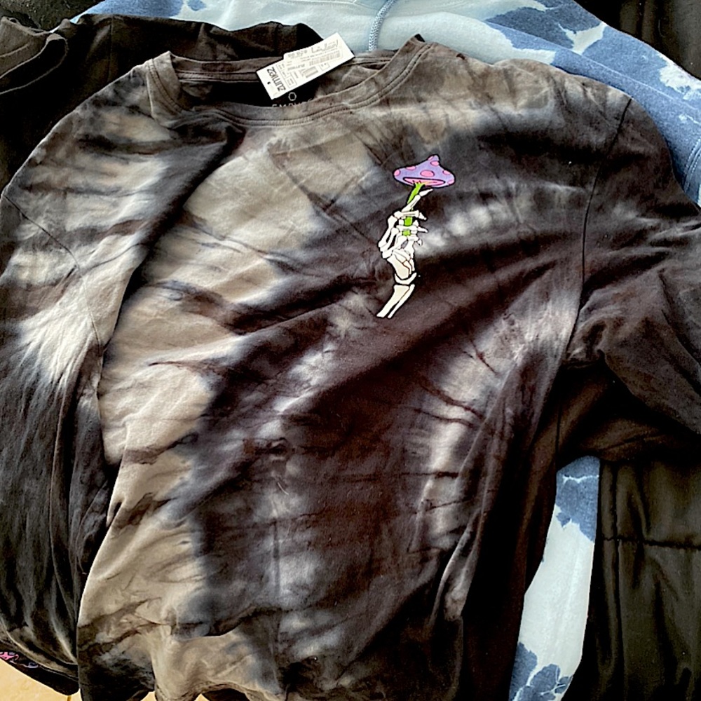 Black tie died zumies mushroom long sleeve shirt